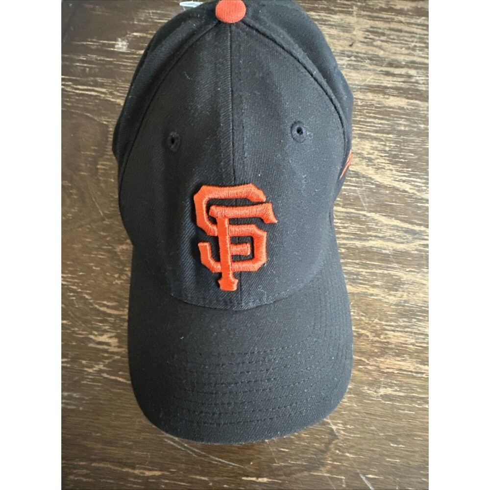 New Era  Genuine Merchandise Basic Team Color SAN Francisco Giants Snapback Cap
